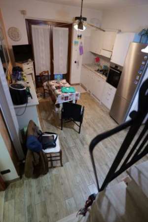 Foto SANTA MARIA DELLE MOLE TRILOCALE CON POSTO AUTO