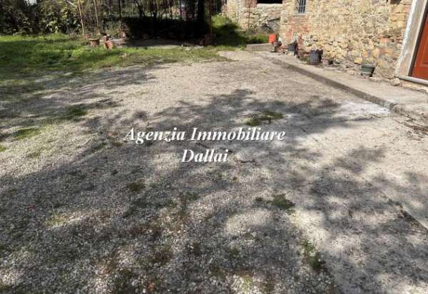 Foto Scarperia (Sant'Agata) - Porzione di colonica con giardino