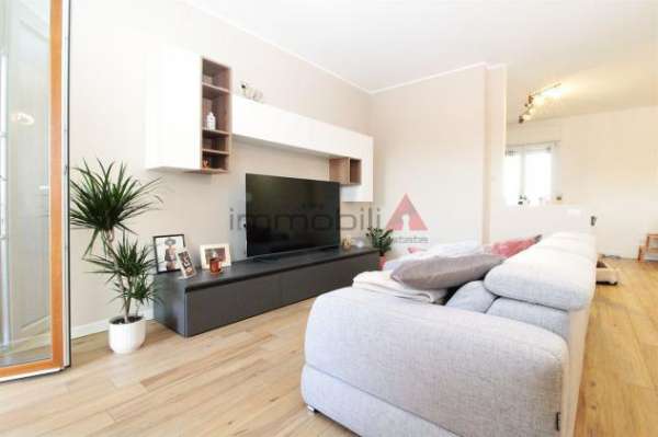 Foto Segrate centro - 3 locali con terrazzo e possibilit  box - ULTIMO PIANO