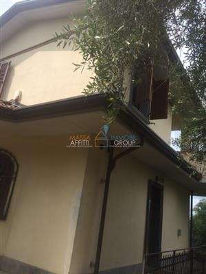 Foto Semindipendente - Villa a schiera a Massa