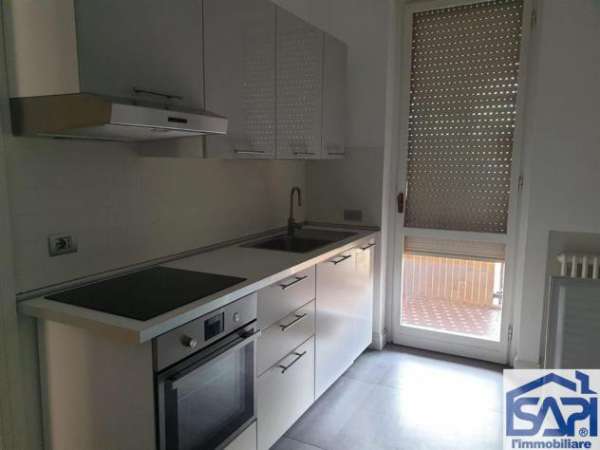 Foto Seregno - Trilocale con box e terrazzo in centro
