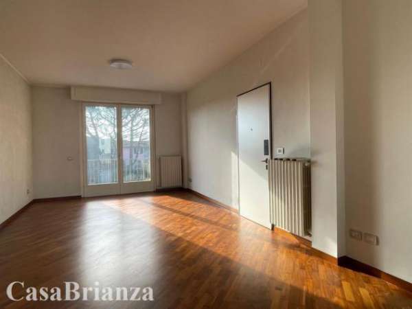 Foto Seregno vicinanze centro appartamento 80mq, cucina arredata, posto auto coperto