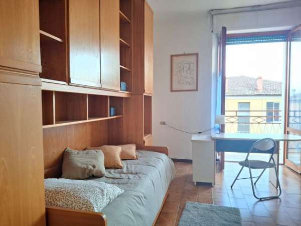Foto SINGOLA con BAGNO PRIVATO in appartamento con altro studente