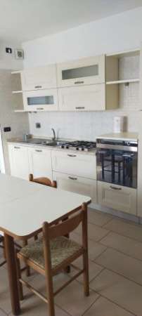 Foto Singola in Appartamento nuovo per studenti a 5 min da Agraria/Veterinaria