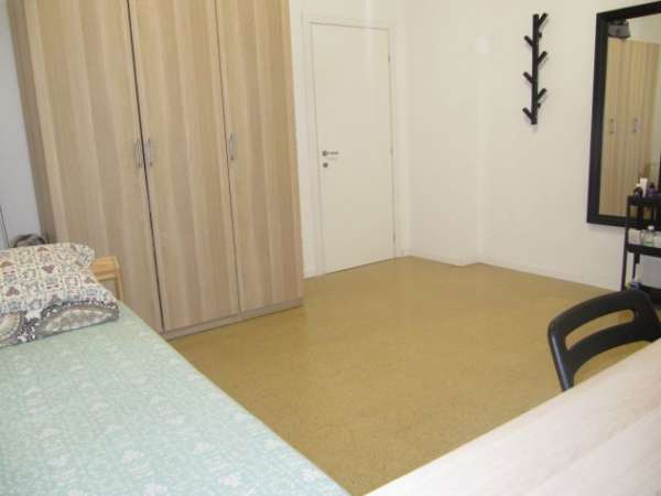 Foto SINGOLA MQ. 18 A STUDENTESSA Q.RE SARAGOZZA