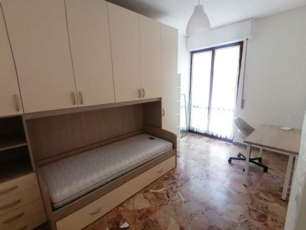 Foto SINGOLA PER PERIODO ESTIVO: LUGLIO-AGOSTO