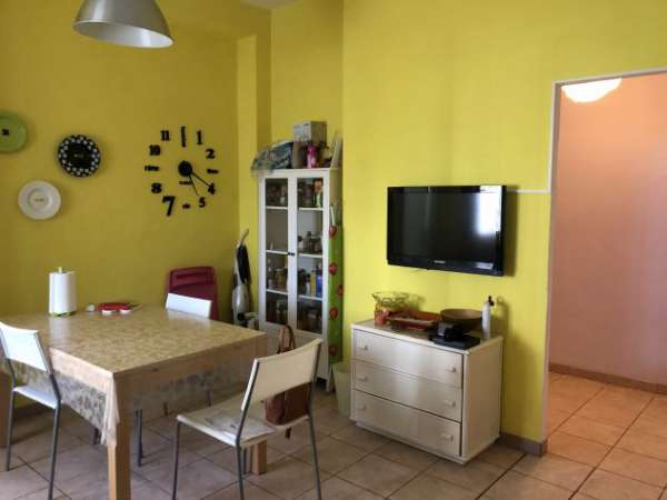 Foto SINGOLA STUDENTESSA