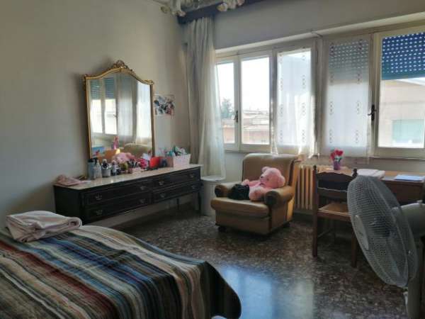 Foto Singola studentessa 160