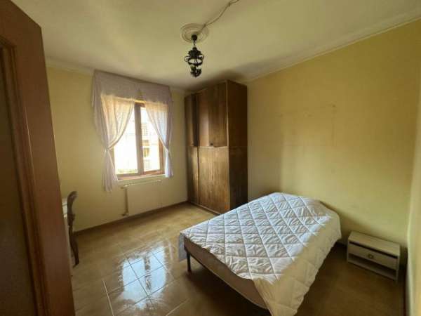 Foto Singola zona antiporto Camollia - Spese Incluse