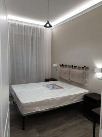 Foto Singole e posti letto ad Viale Augusto via A.Doria vicino cumana e universit