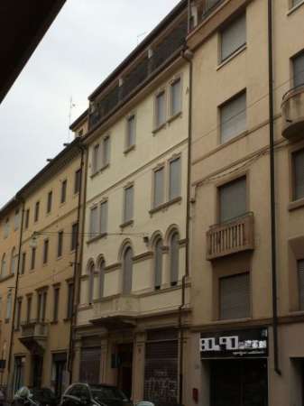 Foto SINGOLE IN CAMPUS PRIVATO
