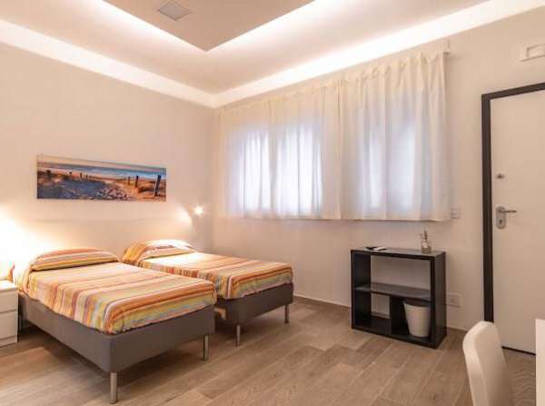 Foto SOLO SPECIALIZZANDI FITTASI MONOVANO 10 MT DAL POLICLINICO DI RECENTE COSTRUZION