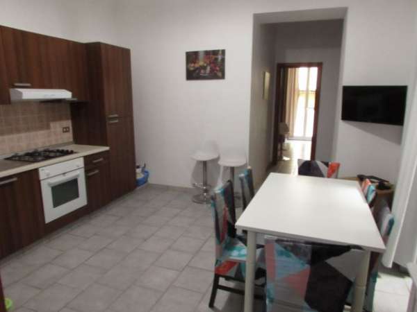 Foto SOLO STUDENTI NON RESIDENTI DISPONIBILE SIA STANZE SINGOLE CHE DOPPIE