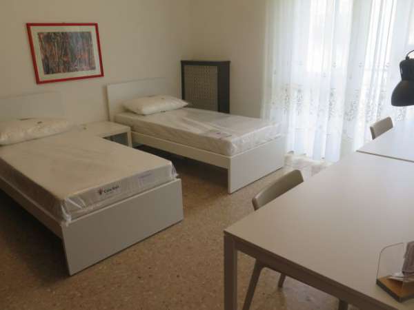 Foto SOLO STUDENTI posto letto in camera doppia
