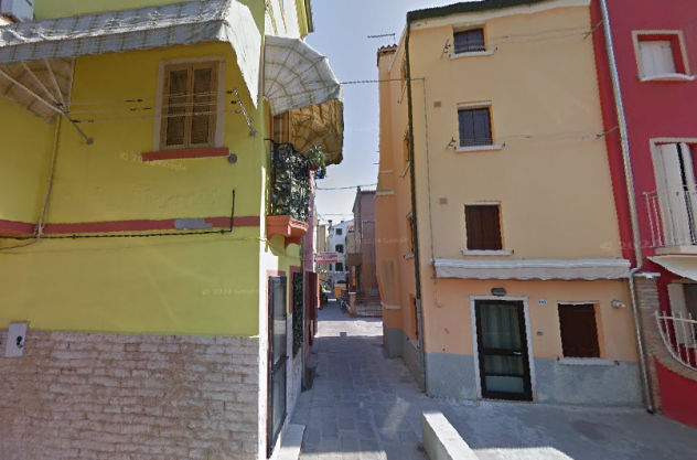 Foto SOTTOMARINA - SPLENDIDO BILOCALE CON GIARDINO