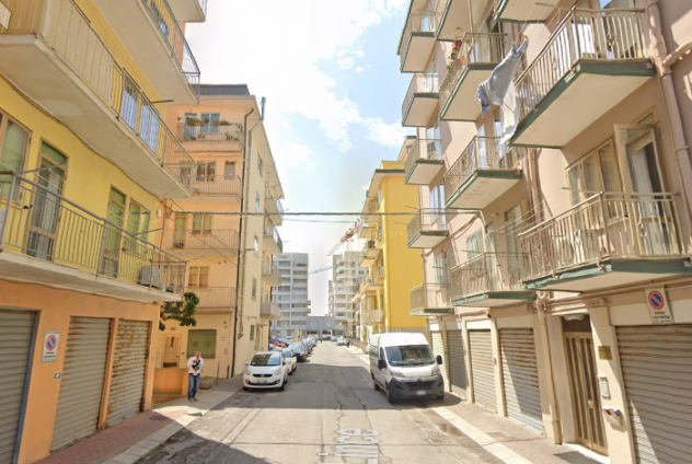 Foto SOTTOMARINA - SPLENDIDO TRILOCALE DI 50 MQ
