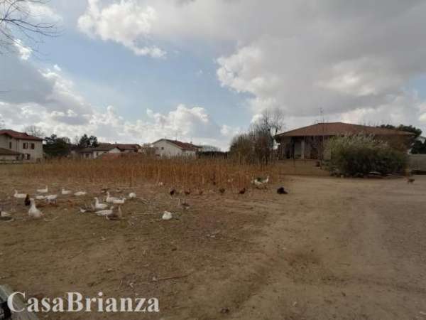 Foto Sovico zona Beta affittasi bilocale parzialmente arredato