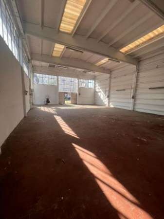 Foto Spazio in capannone per deposito temporaneo
