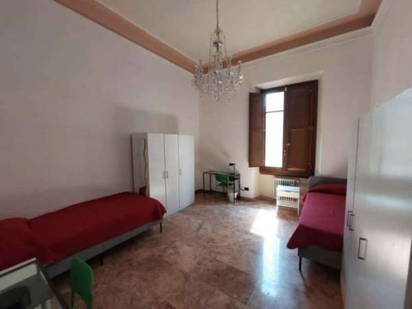 Foto Spaziosa stanza condivisa in Via la Farina