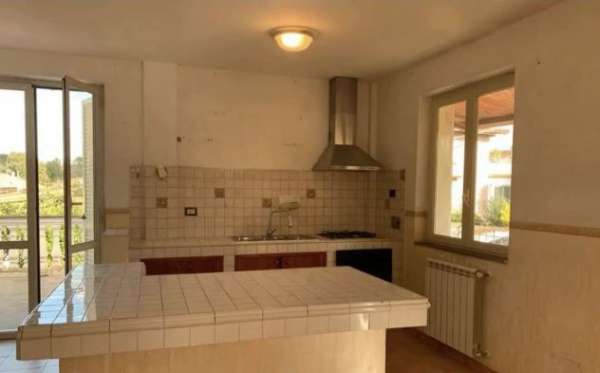 Foto SPREGAMORE-DIVINO AMORE BILOCALE CON POSTO AUTO