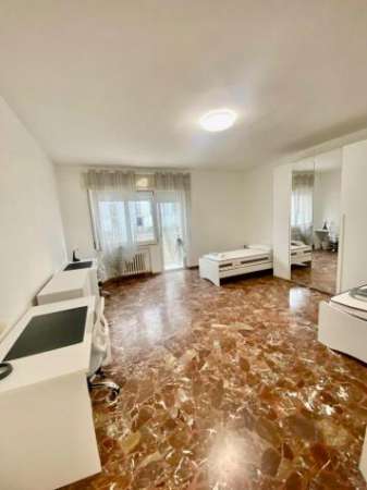 Foto Stanza - Venezia . Rif.: DOP300MES