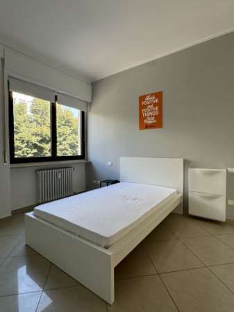 Foto STANZA 15, Via Lungoadige Capuleti 1, Verona