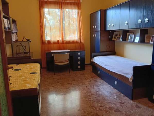 Foto Stanza 450€ a Corsico Milano,vicino metro M4 M2 M1, uso bicicletta compreso