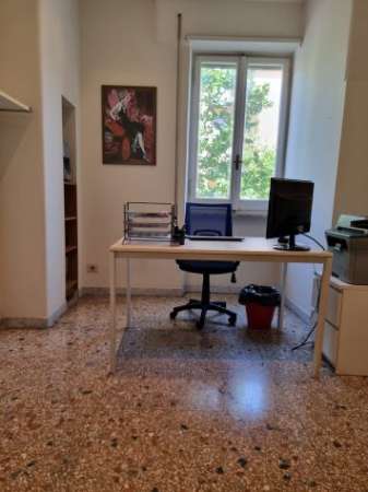 Foto Stanza arredata in studio legale
