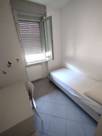 Foto Stanza con bagno per studentesse universitarie in centro citt  libera feb.mar.26