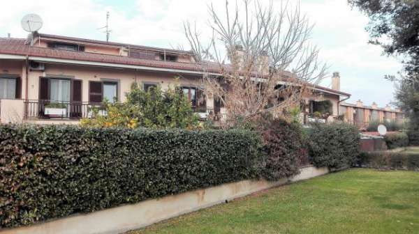 Foto Stanza con terrazzo e bagno privato - Ciampino Via Dei Laghi