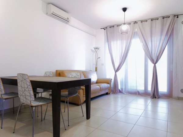 Foto Stanza destinata a studentessa/lavoratrice