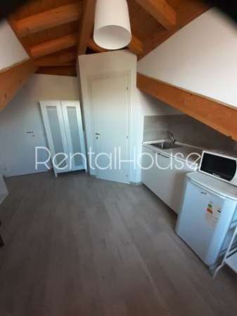 Foto stanza disponibile alle porte di Milano-380 euro