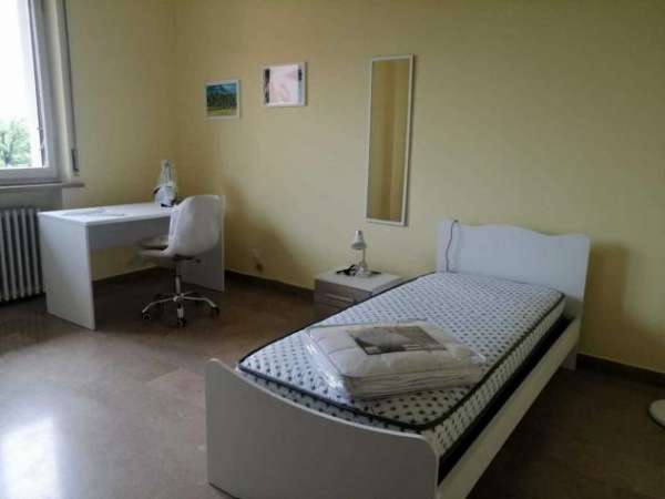 Foto Stanza in affitto a Cremona