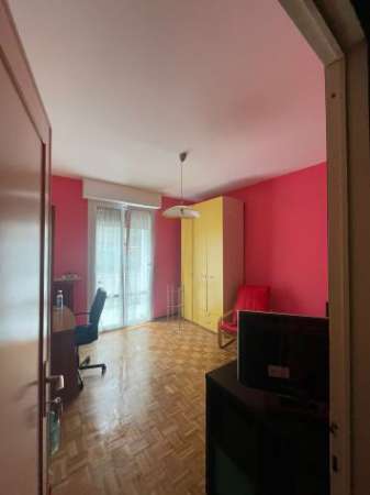 Foto Stanza in appartamento a studentessa