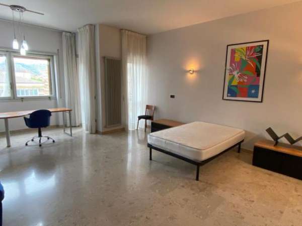 Foto Stanza in appartamento in affitto a Caserta