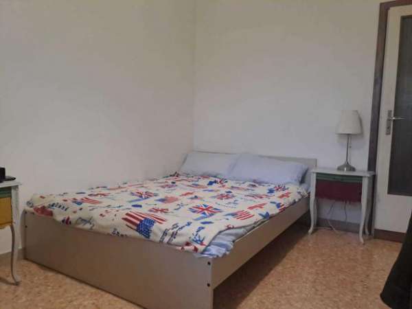 Foto Stanza in appartamento in affitto a Firenze