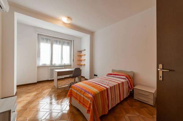 Foto Stanza in appartamento in affitto a Milano