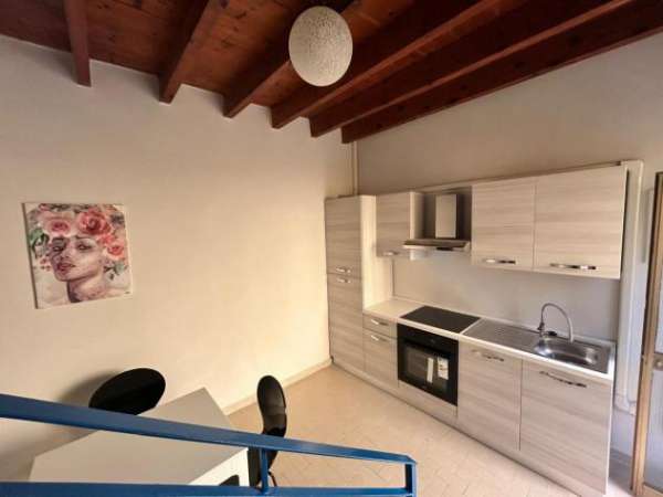 Foto Stanza in appartamento in affitto a Monserrato