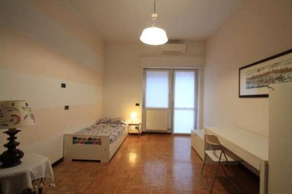 Foto Stanza in appartamento in affitto a Novara