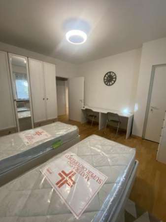 Foto Stanza in appartamento in affitto a Novara