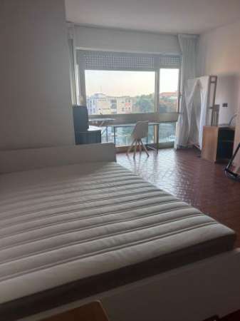 Foto Stanza in appartamento in affitto a Novara