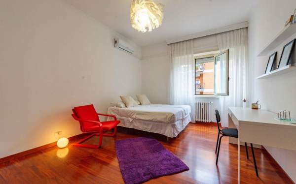 Foto Stanza in appartamento in affitto a Roma