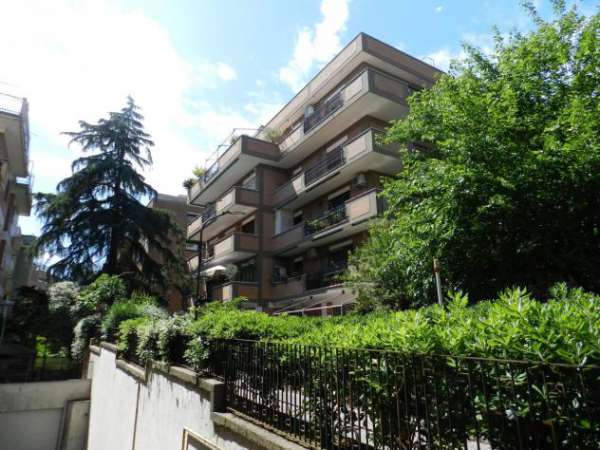 Foto Stanza in appartamento in affitto a Roma
