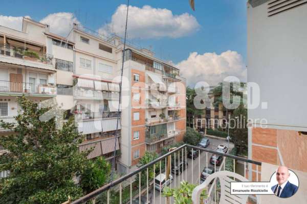 Foto Stanza in appartamento in affitto a Roma