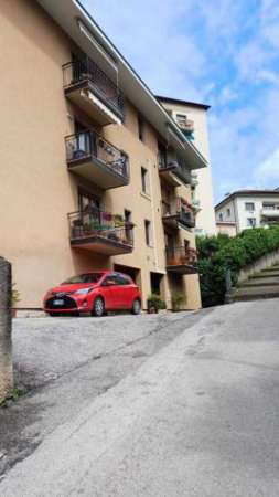 Foto Stanza in appartamento in affitto a Trento