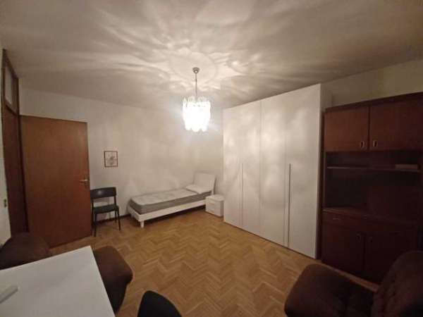 Foto Stanza in appartamento in affitto a Trento