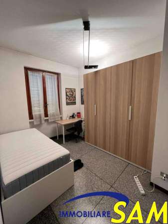 Foto Stanza in casa indipendente in affitto a Milano