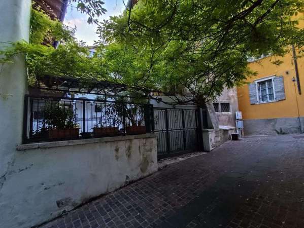 Foto Stanza in casa indipendente in affitto a Rovereto