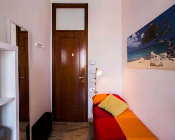 Foto Stanza in Piazza Stuparich