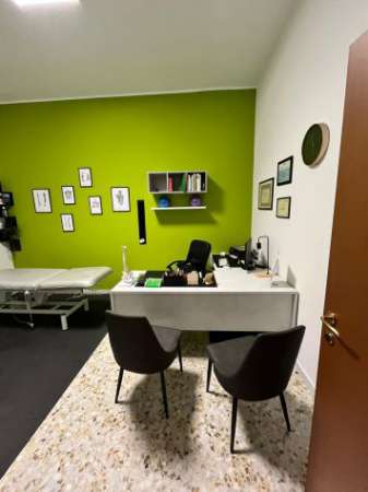 Foto Stanza in studio professionale completamente arredato  Putignano BA